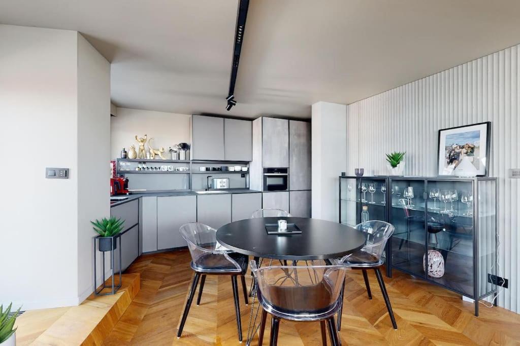 Stylovy Loft S Ohromnou Terasou Apartment Bratislava Bagian luar foto