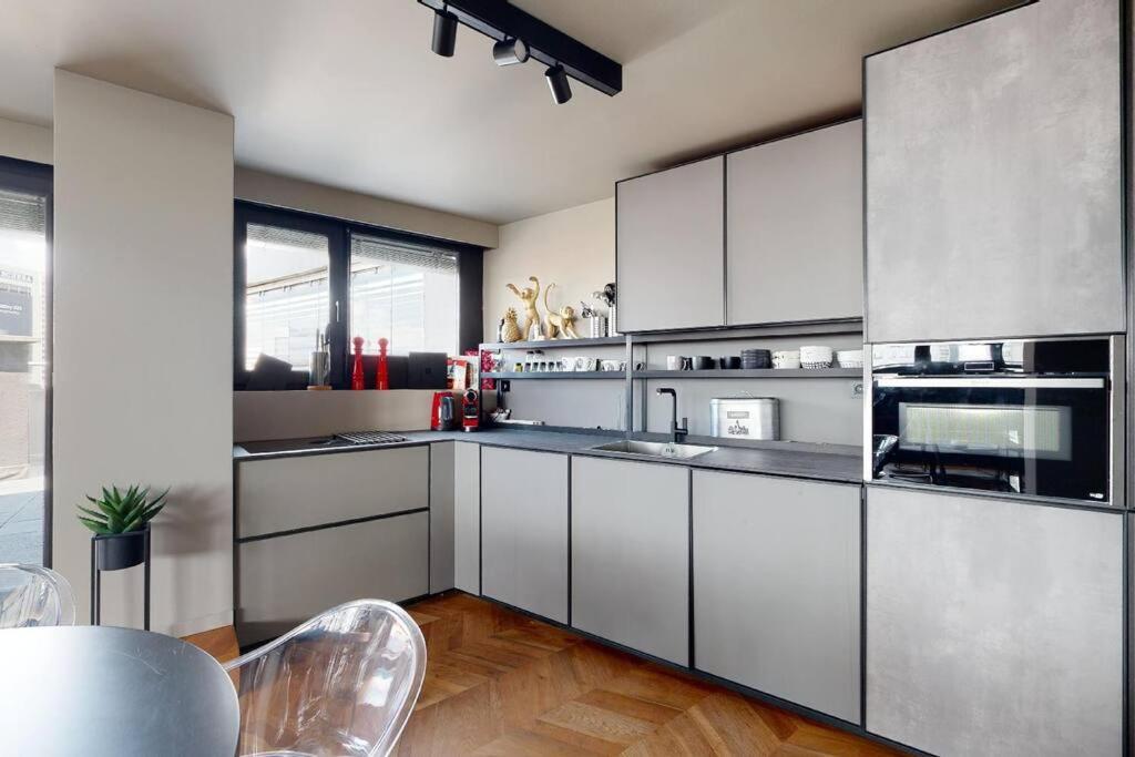 Stylovy Loft S Ohromnou Terasou Apartment Bratislava Bagian luar foto